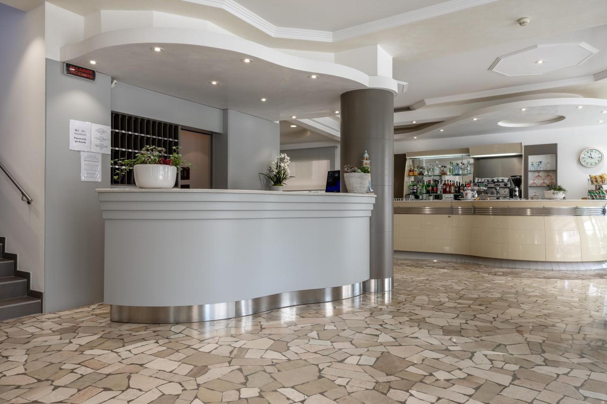 Hotel Bristol Caorle Exterior photo